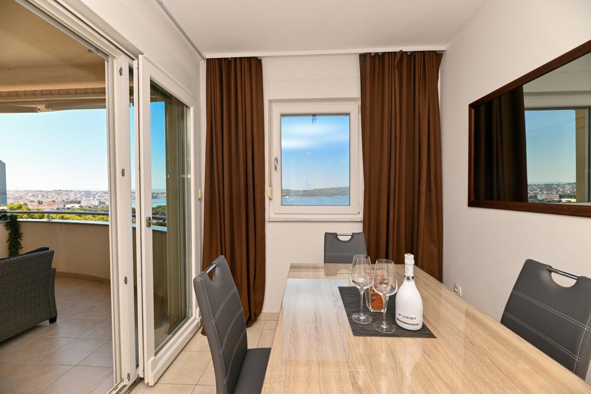 טרוגיר Sunny Place With Sea View מראה חיצוני תמונה
